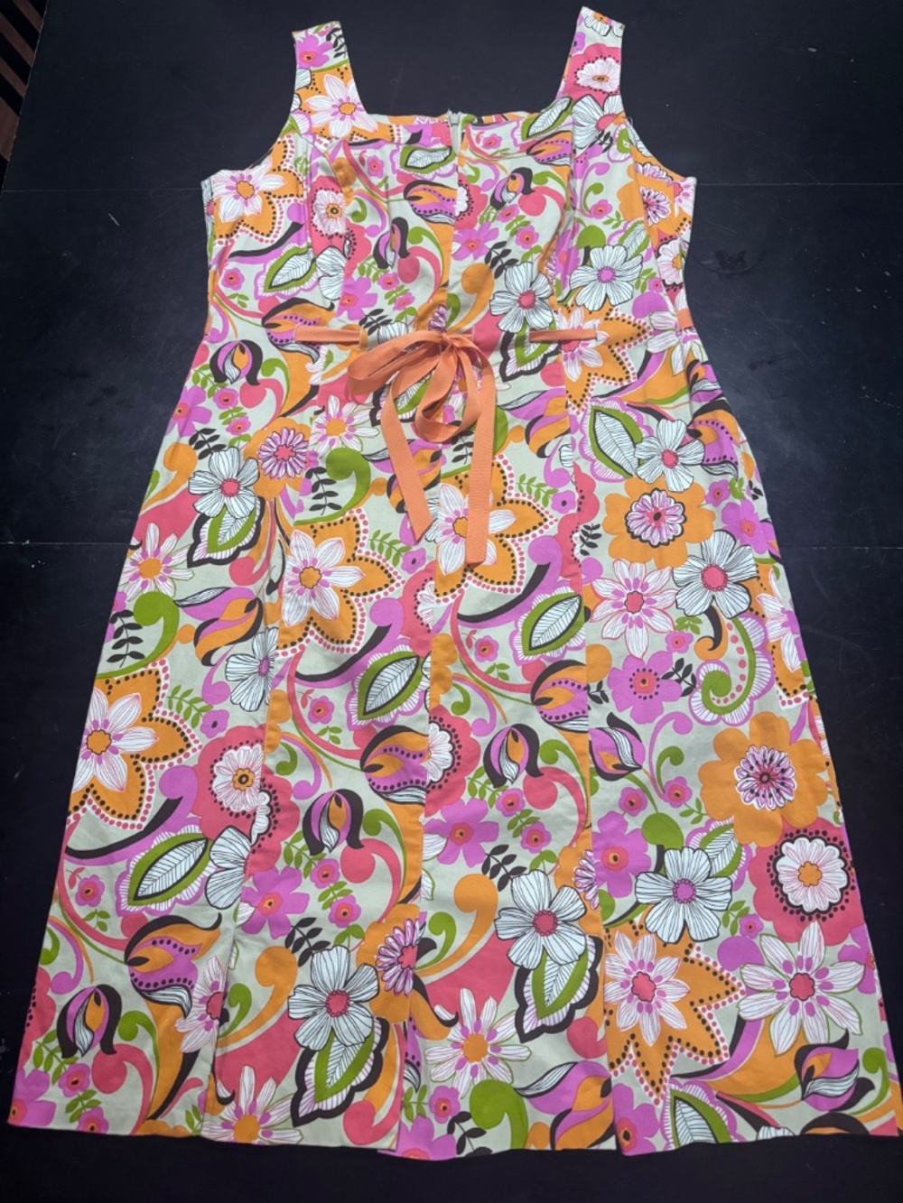 Vintage 2006 Floral Midi Dress with Vibrant Retro 1960s Mod Flare - 97% cotton - Picture 7 of 9